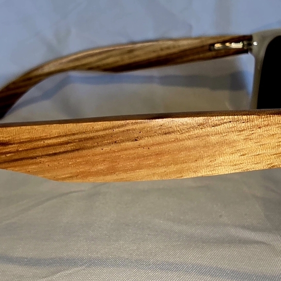 American Flag Frame Zebra Wood Polarized Sunglasses - Picture 7 of 9